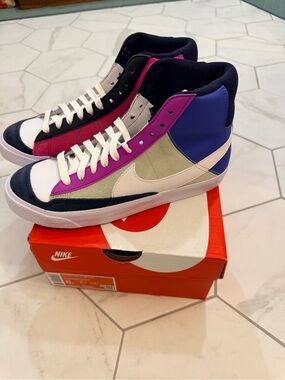 Nike boy’s mid ‘77 vintage blazer